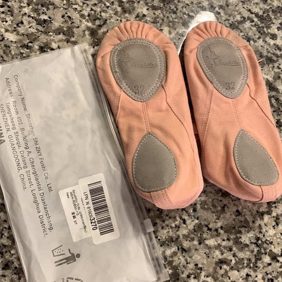 Ballet Shoes NEW! 32 - Picture 4 of 6